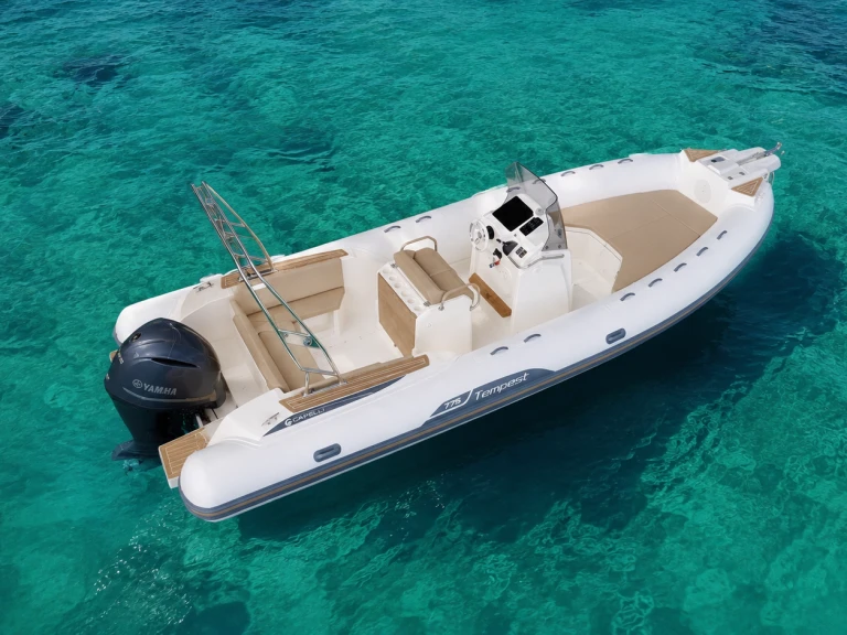 Yacht charter Le Lavandou - Capelli Tempest 775 on SamBoat