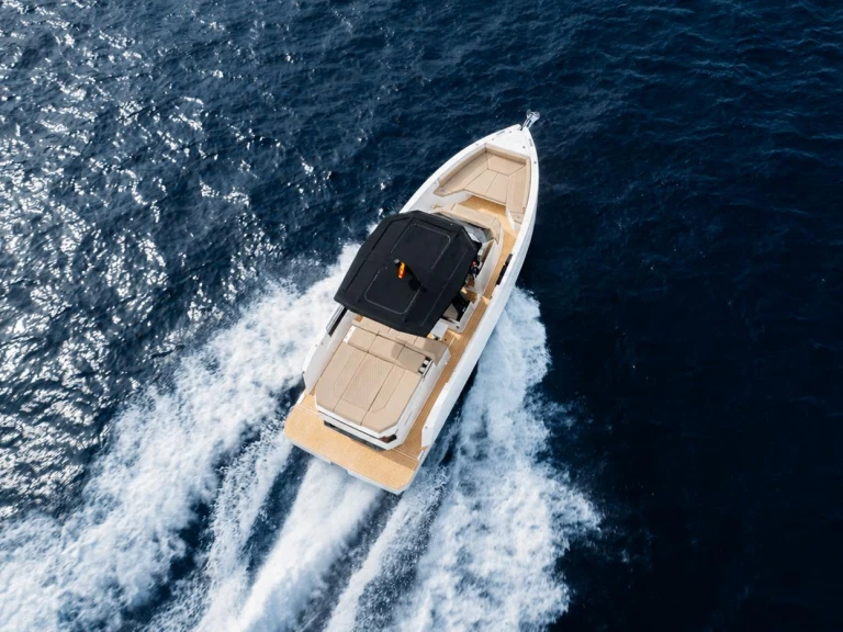 Yacht charter Mahón - De Antonio D29 on SamBoat