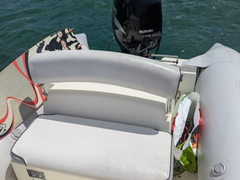 Hire RIB Bombard with a boat licence