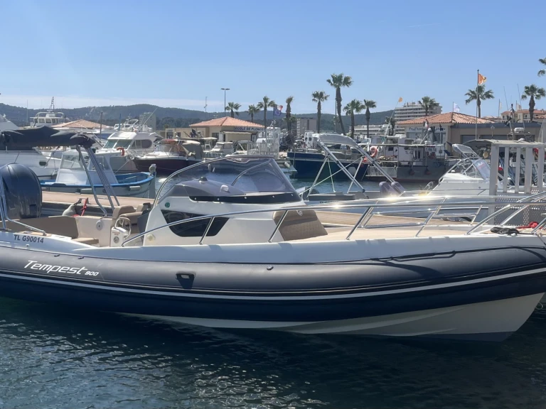 Yacht charter Le Lavandou - Capelli Tempest 900 WA on SamBoat