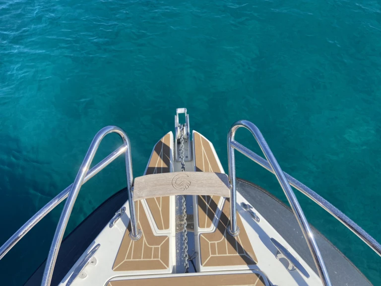 Charter a Capelli Tempest 900 WA in Le Lavandou on Samboat