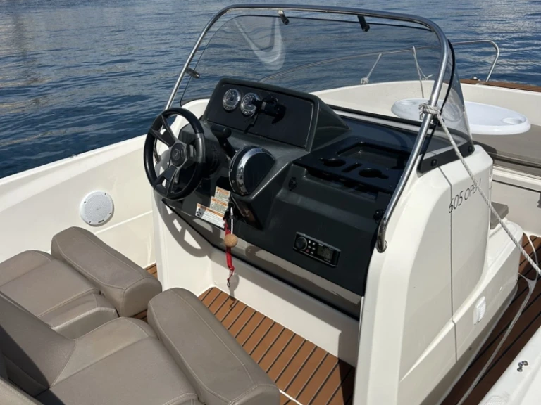 Motorboat to hire Marseille at the best price