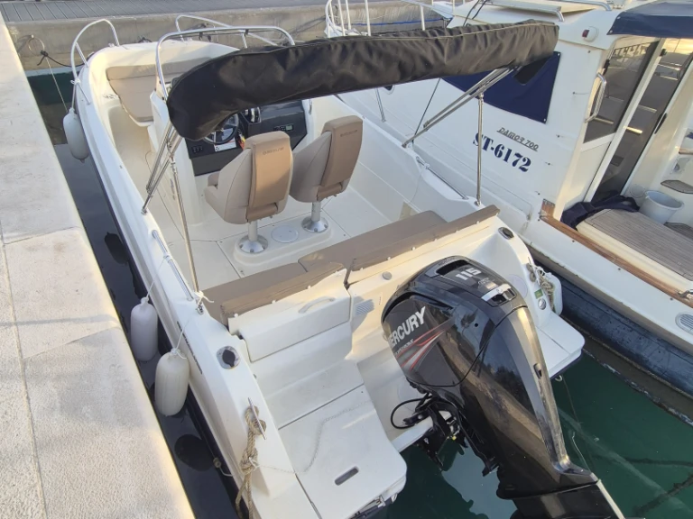 Yacht hire Split cheap Activ 605 Open