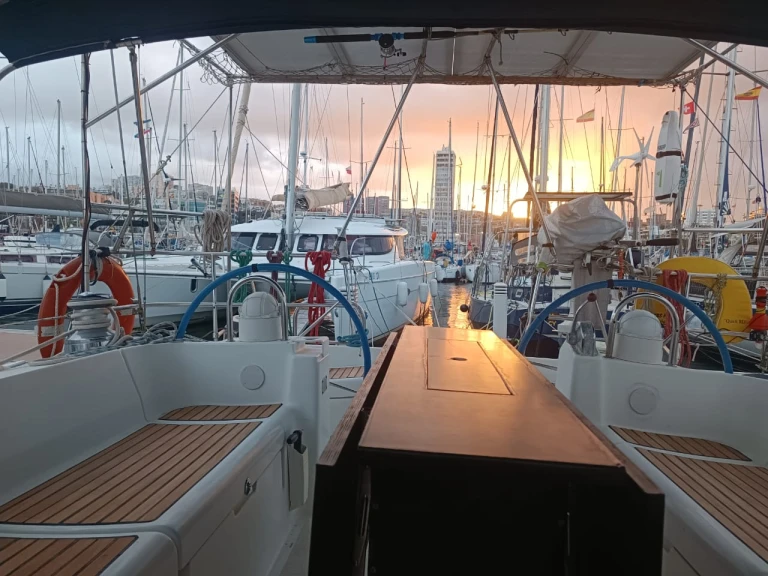 Hire a Bénéteau Oceanis 473 Clipper Tivat