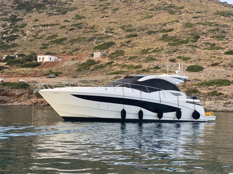 Motorboat to hire Athens at the best price