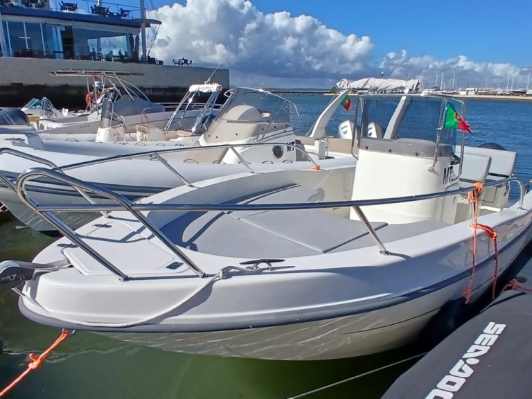 Hire Motorboat Capelli with a boat licence