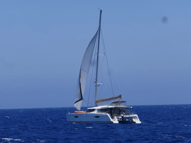 Yacht charter Canet-en-Roussillon - Fountaine Pajot Helia 44 Maestro on SamBoat