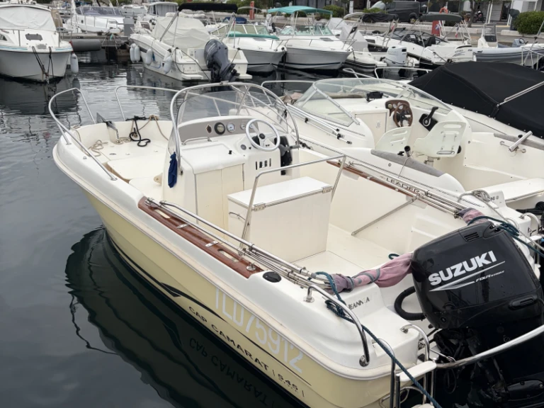 Charter a Jeanneau Cap Camarat 545 in Les Issambres on Samboat