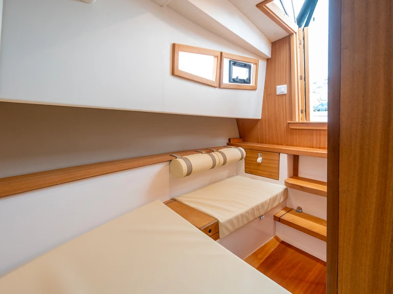 Charter a Mimi 8.50 in Positano on Samboat