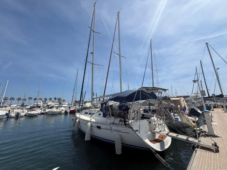 Sailboat hire in Golfe-Juan - Jeanneau Sun Odyssey 37.1