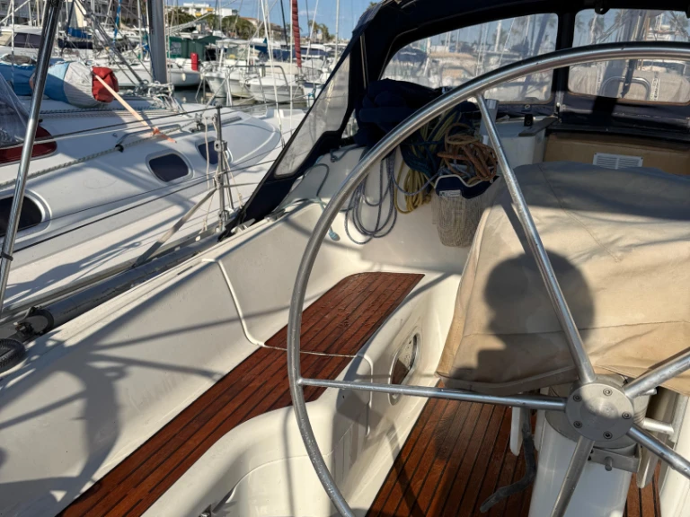 Sailboat to hire Golfe-Juan at the best price