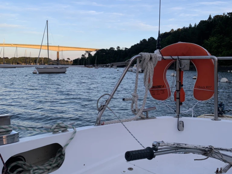 Contest contest 29 charter bareboat or skippered in  Port de Sainte-Marine