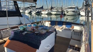 Yacht hire La Rochelle cheap Winner 800