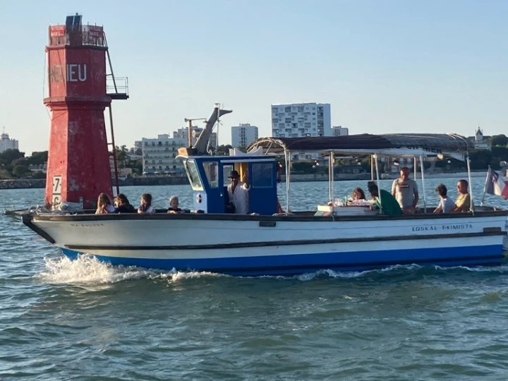 Hire Motorboat with or without skipper Ultramar La Rochelle