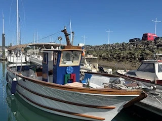 Hire Motorboat Ultramar with a boat licence