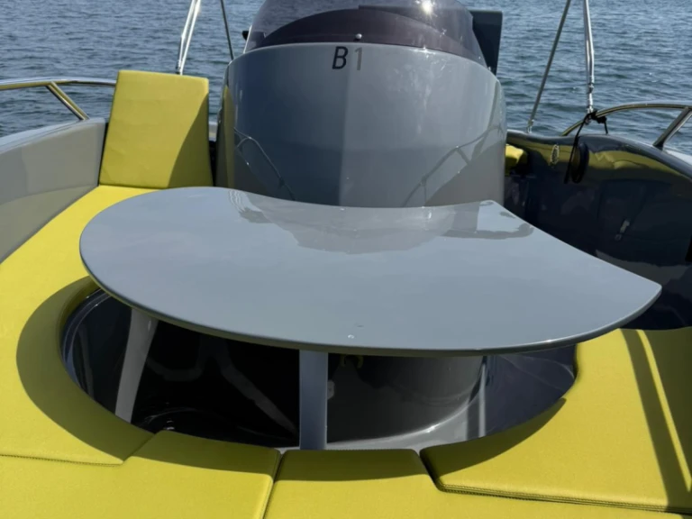 Yacht charter Angera - Clear Aries Open L on SamBoat