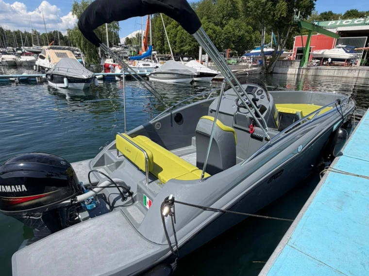 Motorboat hire in Angera - Clear Aries Open L