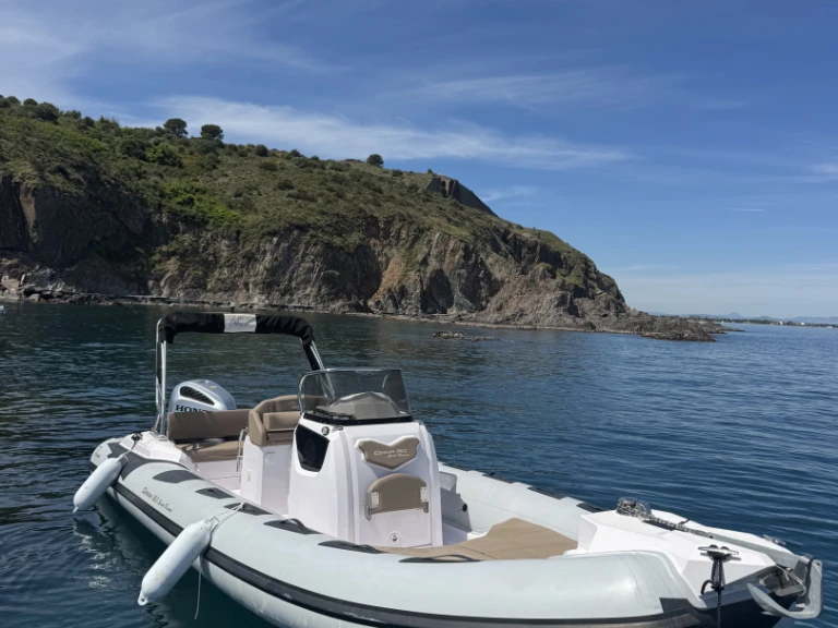 Charter a Ranieri Cayman 26 Sport Touring in Argelès-sur-Mer on Samboat