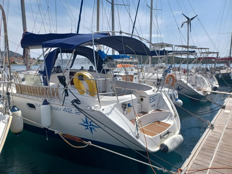 Hire Sailboat with or without skipper Jeanneau Kórfos