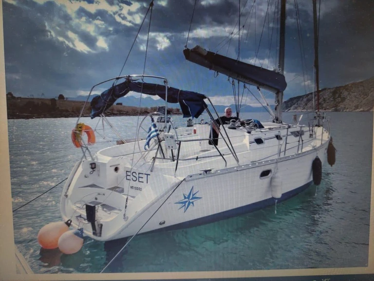 Sailboat to hire Kórfos at the best price