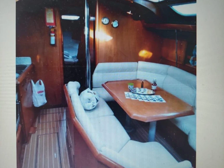 Jeanneau Sun Odyssey 42.2 charter bareboat or skippered in  Kórfos