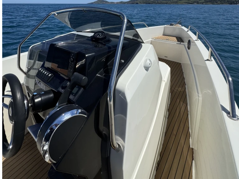 Yacht hire Argelès-sur-Mer cheap Nuva M6 Open