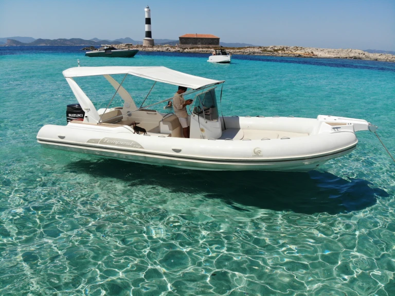 Yacht hire Portocolom cheap Tempest 770 S