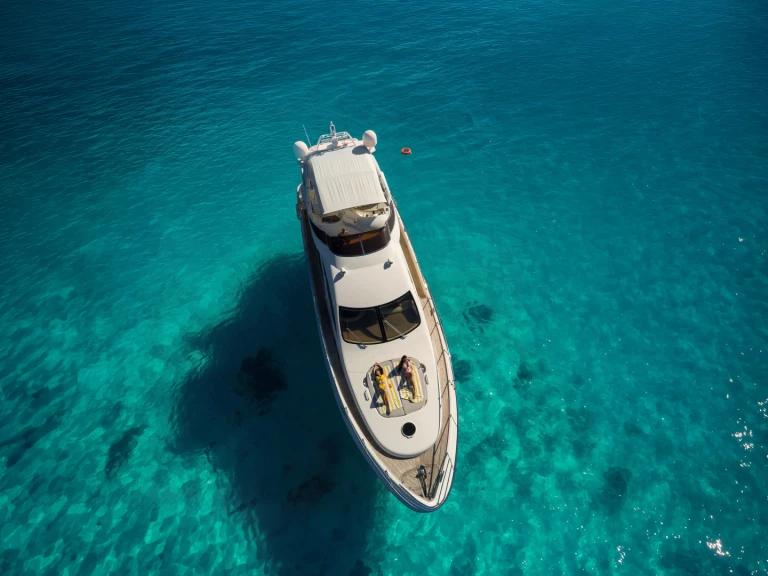 Luxury Yacht to hire Mahé at the best price