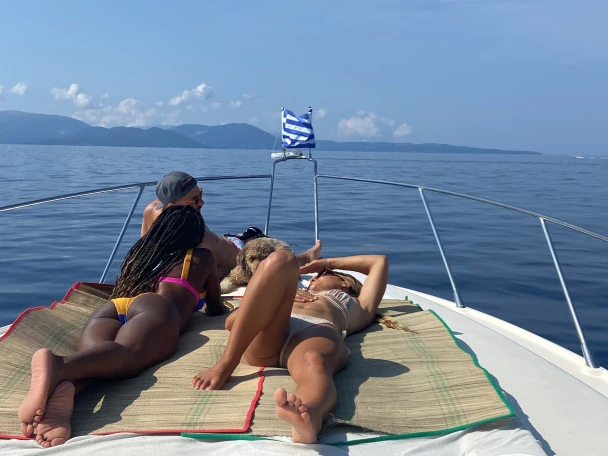 Hire a Sunseeker Portofino 400 Nydri