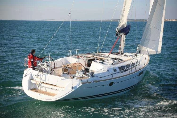 Sailboat to hire Puerto de Pollensa at the best price