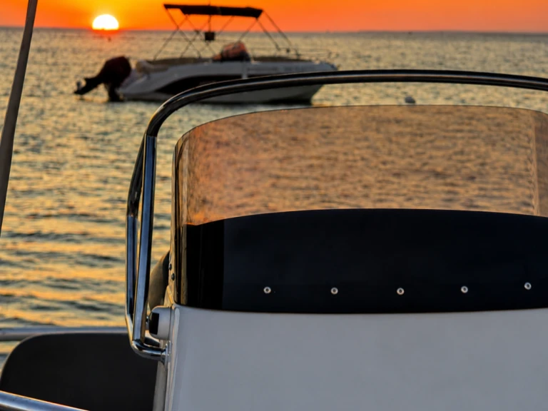 Motorboat hire in Porto Cesareo - Albatros Open 5.65