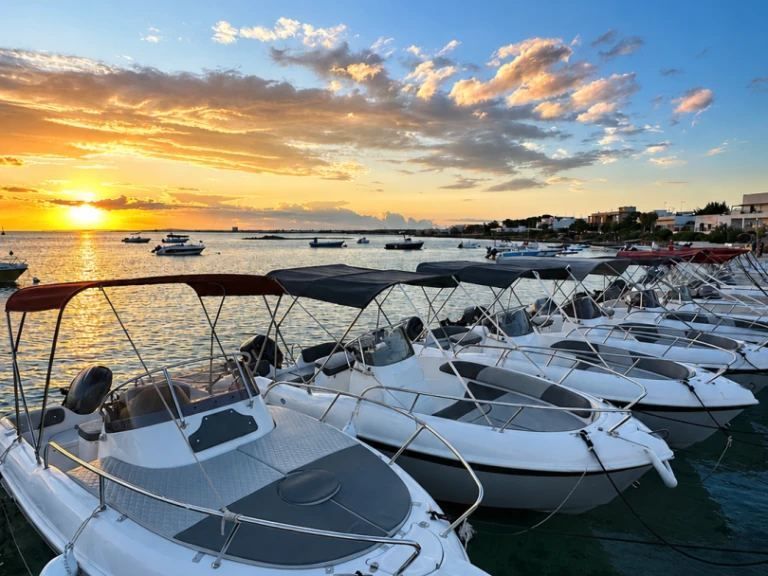 Motorboat hire in Porto Cesareo - Albatros Open 5.65