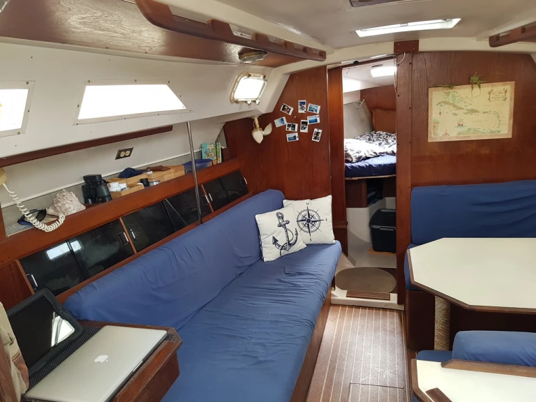 Hire Sailboat with or without skipper Hunter Port la Forêt