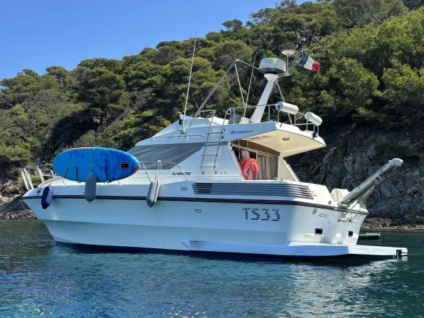 Yacht charter Antibes - Birchwood TS-33 on SamBoat