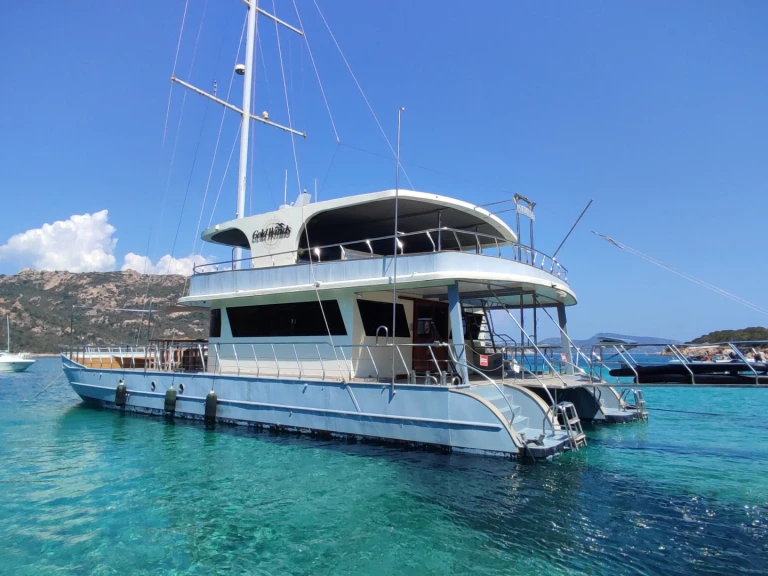 Motorboat to hire Naples at the best price