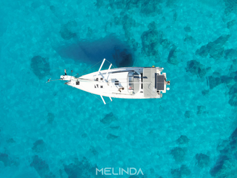 Sailboat to hire Lefkáda at the best price