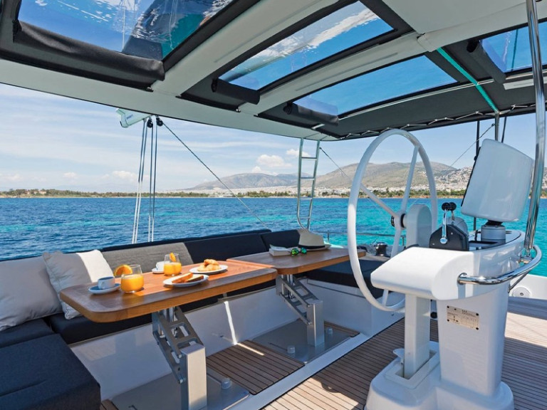 Hire Catamaran with or without skipper Lagoon Lávrio