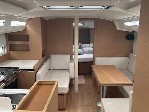 Hire a Jeanneau Sun Odyssey 410 Palma de Mallorca