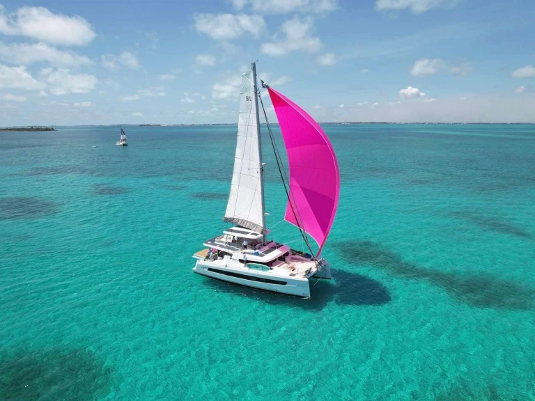 Charter a Bali Luna in Bahamas on Samboat