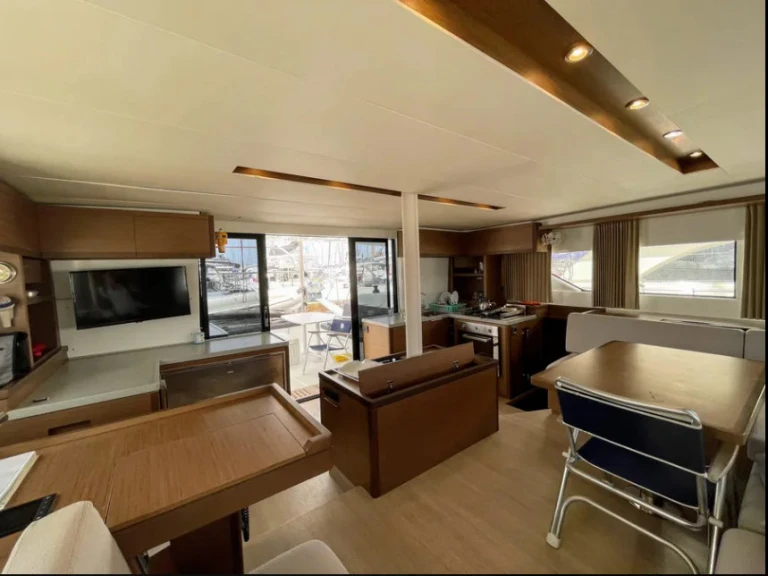 Yacht charter Alimos - Lagoon Lagoon 50 on SamBoat