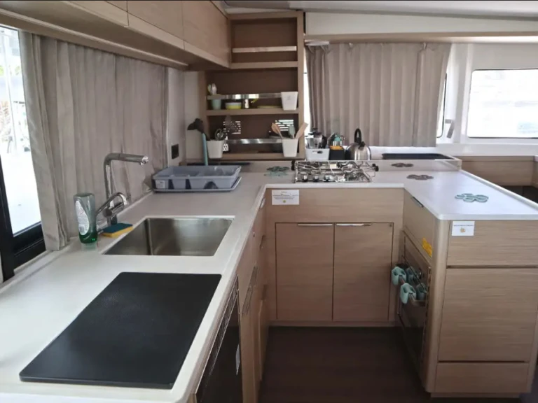 Hire Catamaran with or without skipper Lagoon Alimos