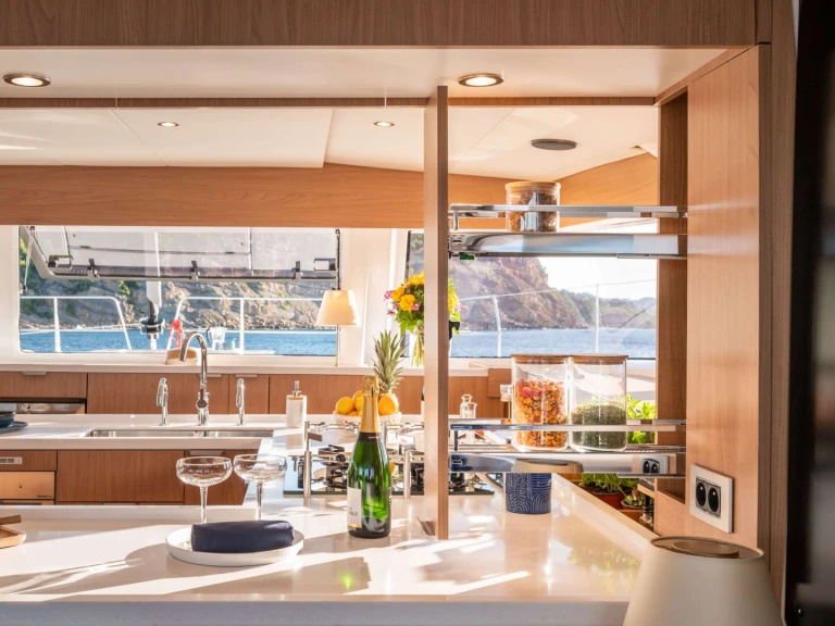 Charter a Bali Luna in Bahamas on Samboat