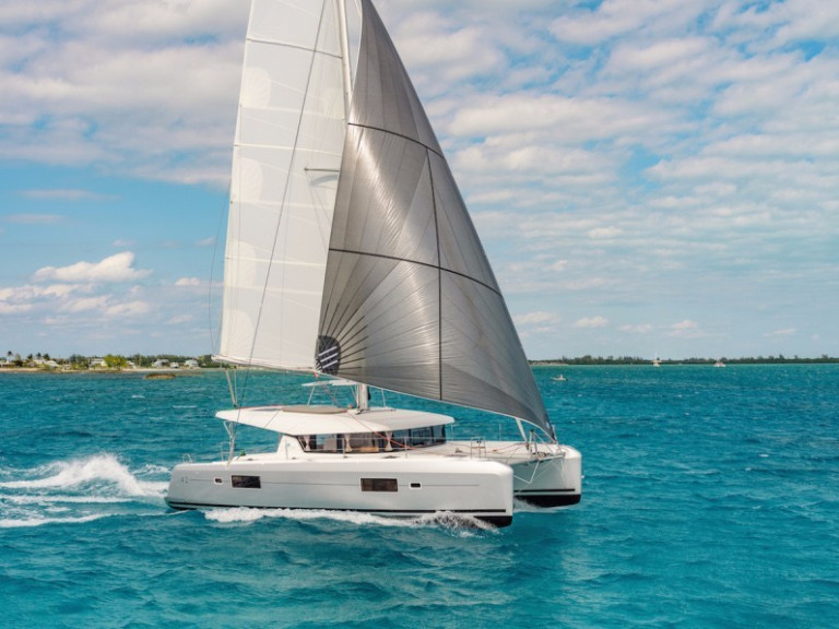 Hire Catamaran with or without skipper Lagoon La Paz