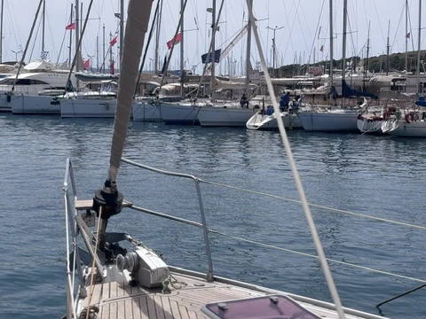 Hire Sailboat with or without skipper Bavaria Lávrio