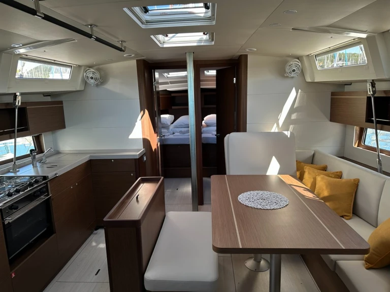 Sailboat hire in Split - Bénéteau Oceanis 46.1