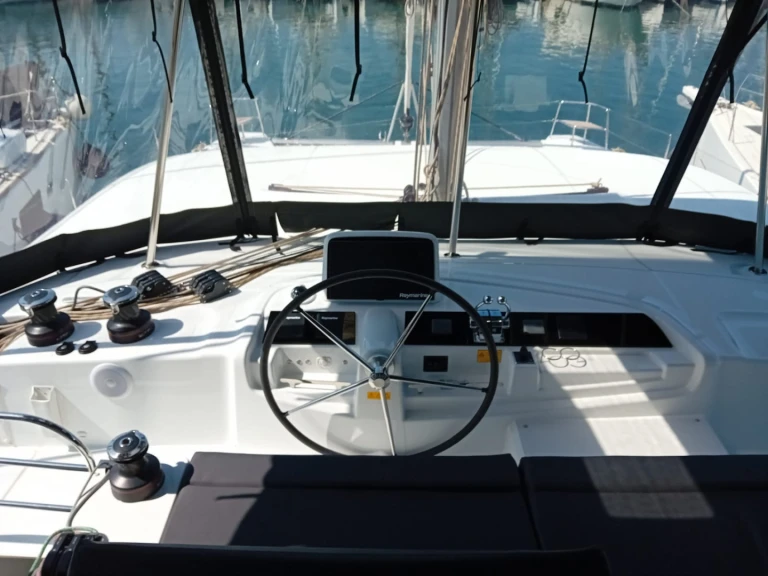 Hire a Lagoon Lagoon 46 Lygia