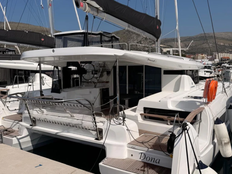Hire Catamaran with or without skipper Lagoon Seget Donji