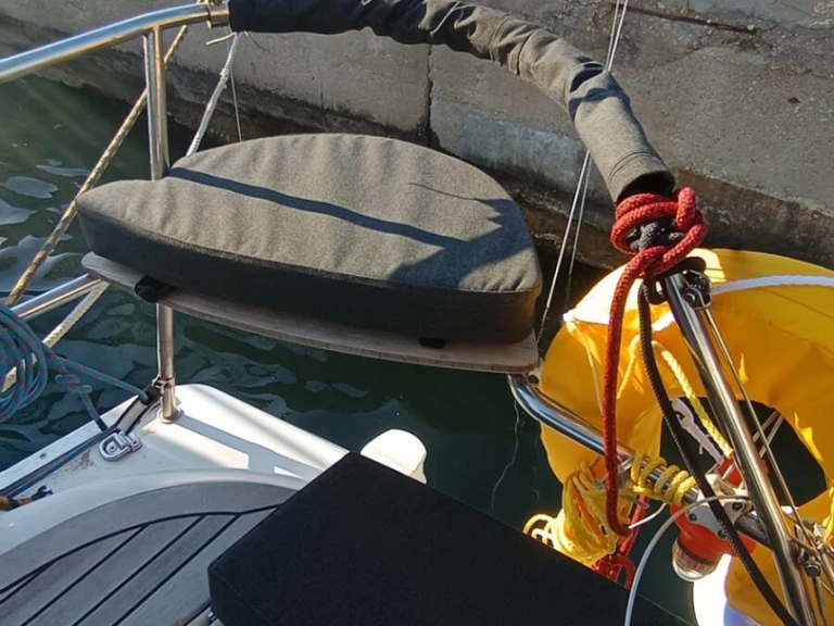 Sailboat hire in Lávrio - Elan Impression 444