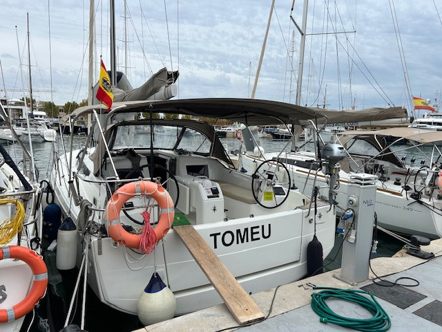 Yacht charter Palma de Mallorca - Jeanneau Sun Odyssey 410 on SamBoat