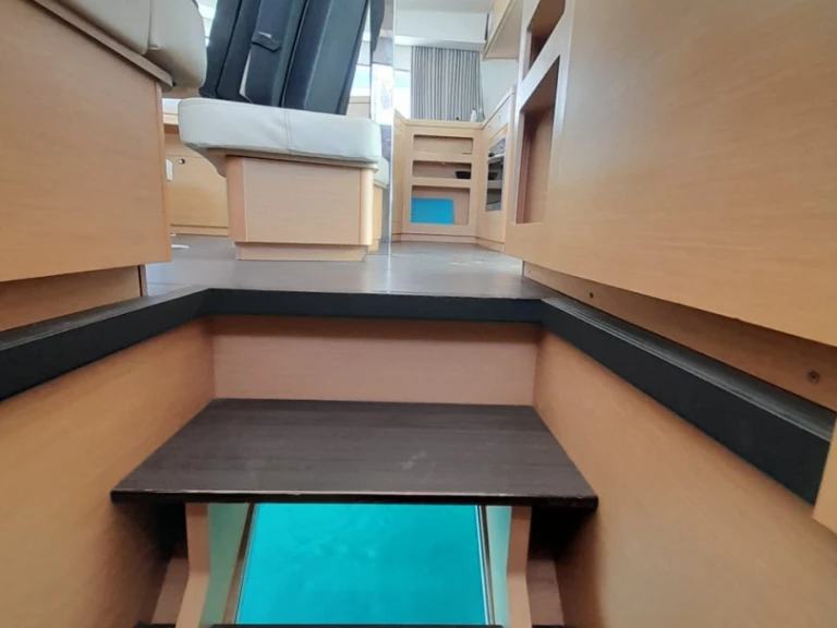 Yacht charter Hyères - Lagoon Lagoon 42 on SamBoat